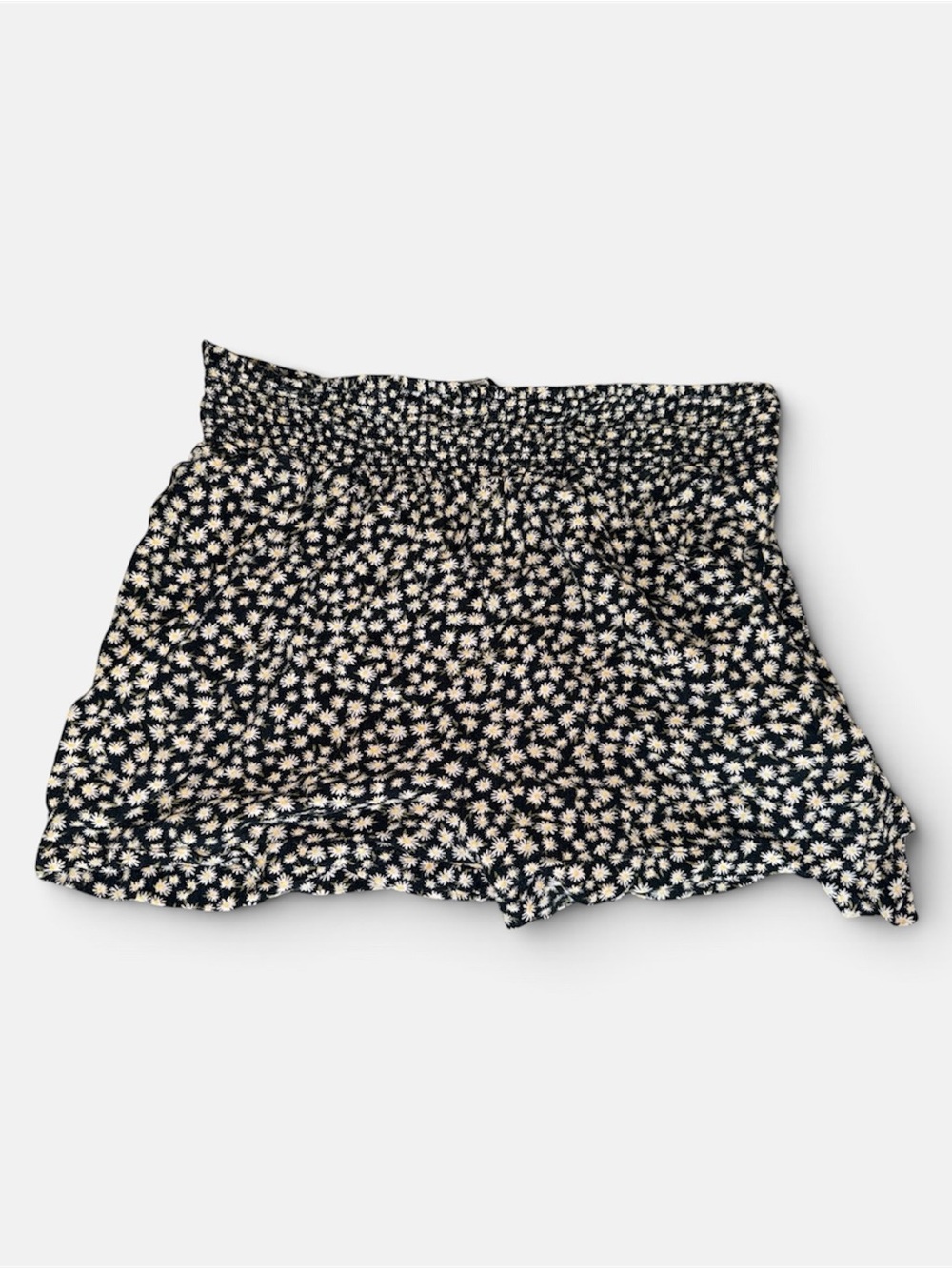 American Eagle Outfitters Black Daisy-Print Smocked Waist Shorts